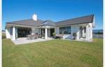 High quality home on a large site with superb views in Omokoroa