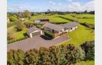 3.2 HA OF MAGNIFICENCE WITH EQUINE FACILITIES
